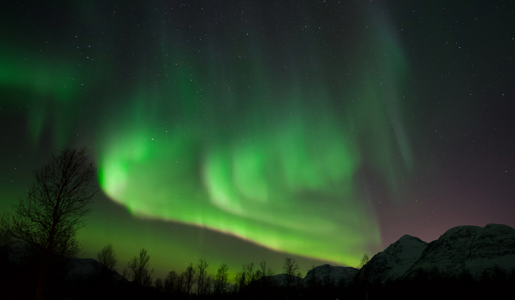 Grönt norrspen på himlen.