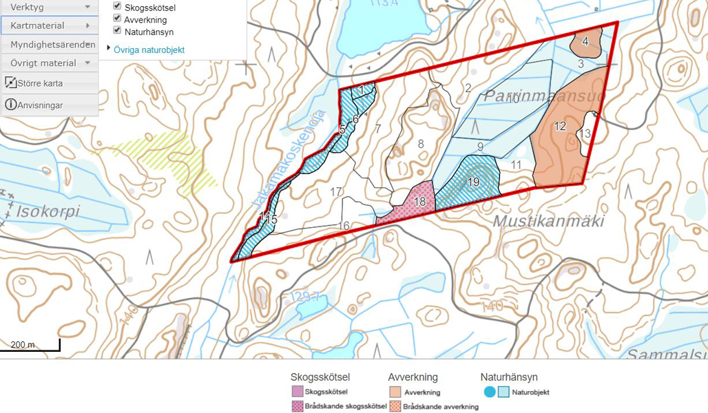 På bilden syns en kartvy från e-tjänsten MinSkog.fi. Där syns förslag på skötselarbeten och avverkningar och information om naturobjekt.