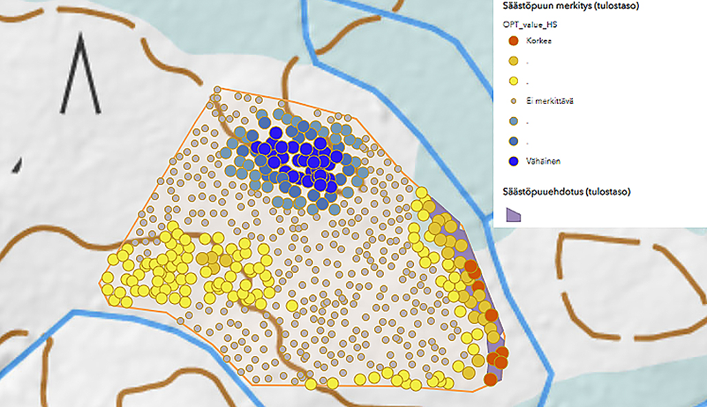 Skärmdump av tjänsten Säästöpuutyökalu och tjänstens förslag på träd som ska sparas som naturvårdsträd.